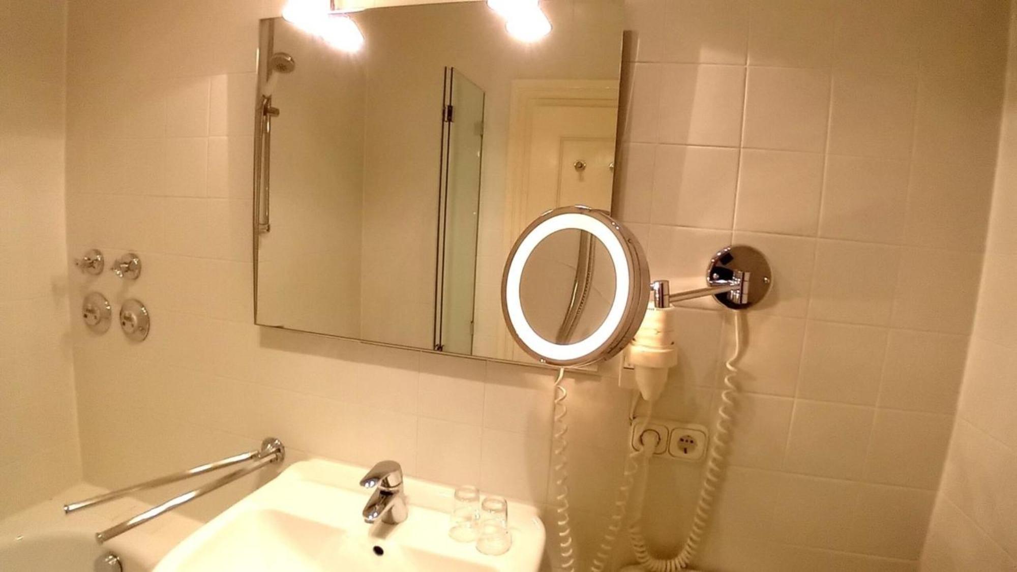 Herrenhaus Appartement 13 뤼더스부르크 외부 사진